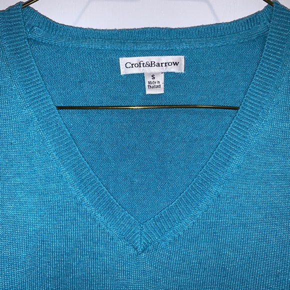 *V-Neck Turquoise Sweater - Croft & Barrow - Picture 2 of 2